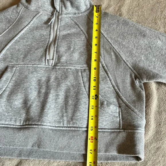 Cropped 1/2 Zip Sweatshirt - Picture 8 of 8